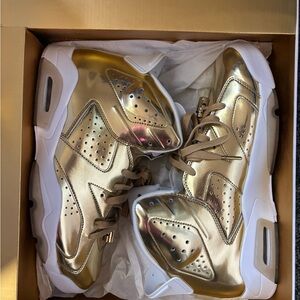 Jordan Air 6 Retro Pinnacle Sneakers